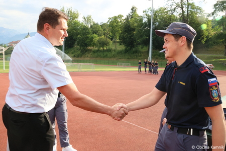 Pred odhodom na gasilsko olimpijado smo zaželeli veliko uspeha mladinkam PGD Zgornji Tuhinj (1)